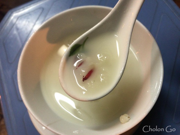 夜しか開かない人気チェー専門店「Che Tuong Phong」 夜しか開かない人気チェー専門店「Che Tuong Phong」