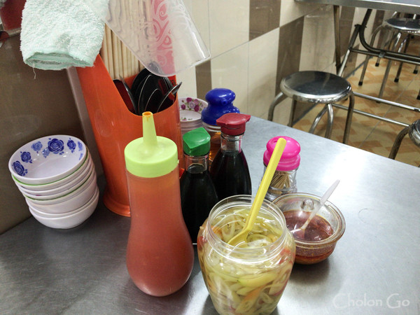 サクサクしたかき揚げが美味い麺家「Hu Tieu Mi Chu Thon」 サクサクしたかき揚げが美味い麺家「Hu Tieu Mi Chu Thon」
