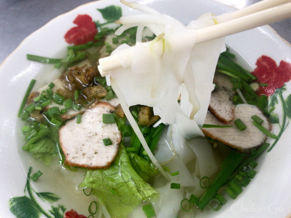 サクサクしたかき揚げが美味い麺家「Hu Tieu Mi Chu Thon」 サクサクしたかき揚げが美味い麺家「Hu Tieu Mi Chu Thon」