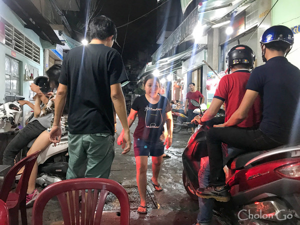 路地にある水餃麺が超人気な麺家「Sui Cao Mi Ga Tiem」 路地にある水餃麺が超人気な麺家「Sui Cao Mi Ga Tiem」