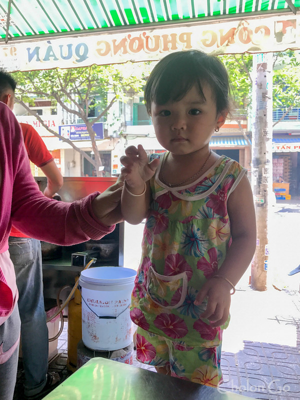 地元の人にオススメされたベトナム料理屋「Cong Phuong Quan」に行ってきた! 地元の人にオススメされたベトナム料理屋「Cong Phuong Quan」に行ってきた!
