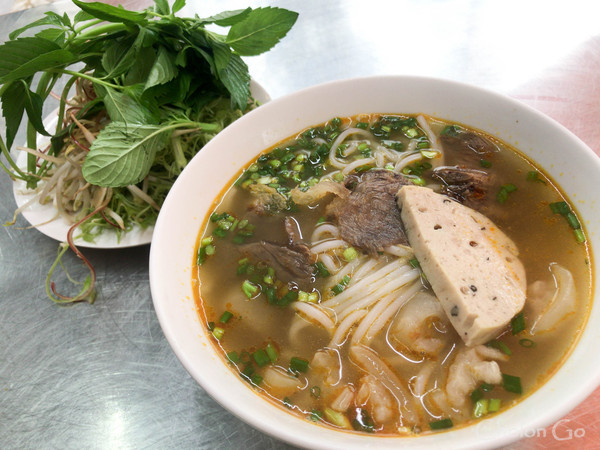 柔らかいお肉とすり身が絶品 Bun Bo Hue のお店「Nguyen Phat」 柔らかいお肉とすり身が絶品 Bun Bo Hue のお店「Nguyen Phat」