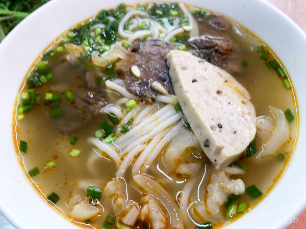 柔らかいお肉とすり身が絶品 Bun Bo Hue のお店「Nguyen Phat」 柔らかいお肉とすり身が絶品 Bun Bo Hue のお店「Nguyen Phat」