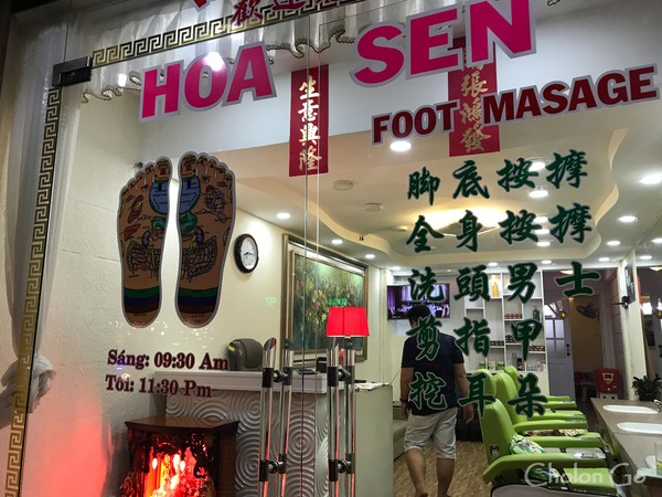 Tran Binh Trong 通りにあるマッサージ屋「Hoa Sen(蓮花)」 Tran Binh Trong 通りにあるマッサージ屋「Hoa Sen(蓮花)」