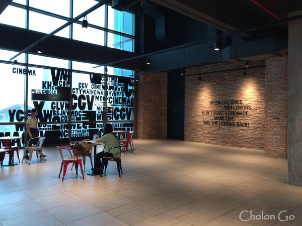 The Garden Mall の向かい側にある映画館「CGV Golden Plaza」 The Garden Mall の向かい側にある映画館「CGV Golden Plaza」