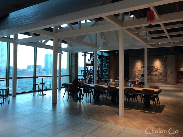 The Garden Mall の向かい側にある映画館「CGV Golden Plaza」 The Garden Mall の向かい側にある映画館「CGV Golden Plaza」