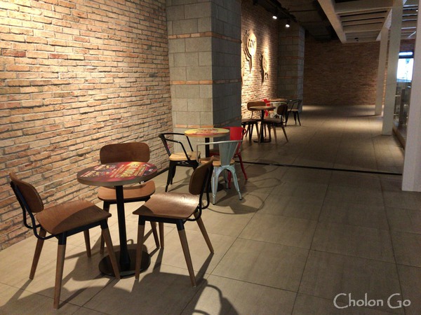 The Garden Mall の向かい側にある映画館「CGV Golden Plaza」 The Garden Mall の向かい側にある映画館「CGV Golden Plaza」