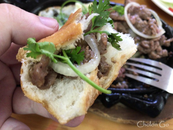カエルのお粥やステーキもあるシンガポール料理屋「Chao Ech Singapore」 カエルのお粥やステーキもあるシンガポール料理屋「Chao Ech Singapore」