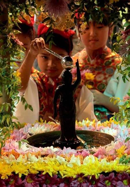 Nghi lễ tắm Phật