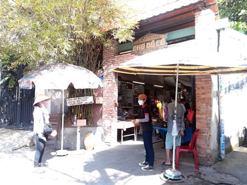 【ホーチミンのコアなスポット、骨董市場「Antique Market Cafe 」】 【ホーチミンのコアなスポット、骨董市場「Antique Market Cafe 」】