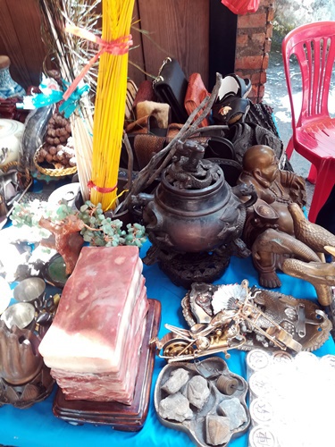 【ホーチミンのコアなスポット、骨董市場「Antique Market Cafe 」】 【ホーチミンのコアなスポット、骨董市場「Antique Market Cafe 」】