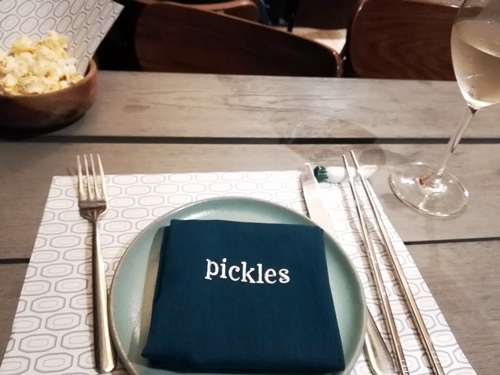 【居心地の良いビストロ「Pickles Eatery」@Pham Viet Chanh界隈】 【居心地の良いビストロ「Pickles Eatery」@Pham Viet Chanh界隈】