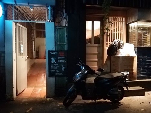 【お隣さんの工事で粉塵が飛翔。ちゃんとお掃除してくれました】 【お隣さんの工事で粉塵が飛翔。ちゃんとお掃除してくれました】