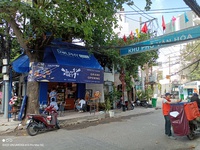 【お正月の街角、Pham Viet ChanhのNew Face飲食店】