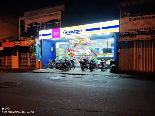 【Phan Viet Chanhのミニストップ、キレイになった以外、どこが変わったの?】 【Phan Viet Chanhのミニストップ、キレイになった以外、どこが変わったの?】