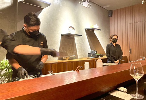 【牡蠣専門のコース料理@SAN Oyster Restaurant】 【牡蠣専門のコース料理@SAN Oyster Restaurant】