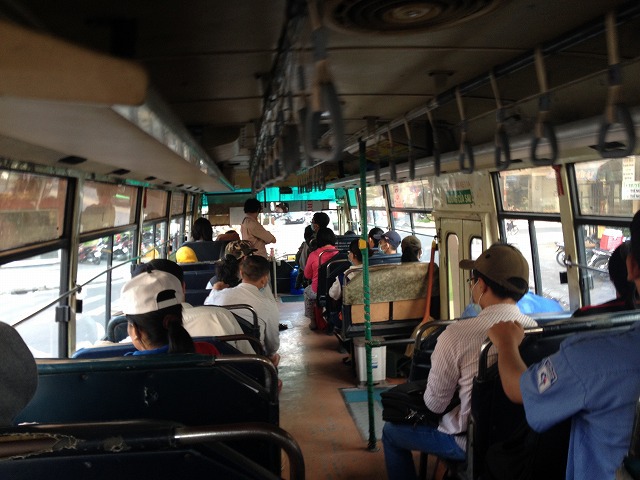 Hochiminh City University of Social Sciences & Humanities ホーチミン市社会科学人文大学の学生のみなさんに観光案内していただきました! Hochiminh City University of Social Sciences & Humanities ホーチミン市社会科学人文大学の学生のみなさんに観光案内していただきました!