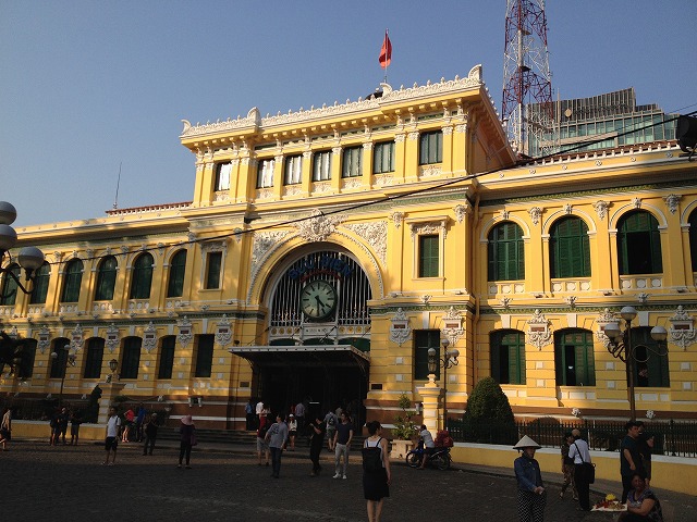 Hochiminh City University of Social Sciences & Humanities ホーチミン市社会科学人文大学の学生のみなさんに観光案内していただきました! Hochiminh City University of Social Sciences & Humanities ホーチミン市社会科学人文大学の学生のみなさんに観光案内していただきました!