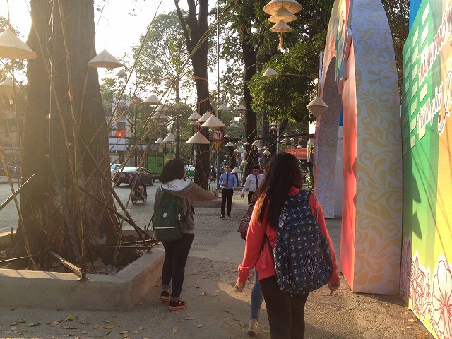Hochiminh City University of Social Sciences & Humanities ホーチミン市社会科学人文大学の学生のみなさんに観光案内していただきました! Hochiminh City University of Social Sciences & Humanities ホーチミン市社会科学人文大学の学生のみなさんに観光案内していただきました!
