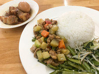 大学の学食のような中華料理が楽しめる「Ga Hap Muoi & Com Ga Quang Dong」 2017/11/01 15:00:00