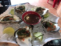 Tran Hung Dao 通りにある生牡蠣料理もオススメのお寿司屋「Sky Sushi」 2017/11/22 23:00:00