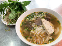 柔らかいお肉とすり身が絶品 Bun Bo Hue のお店「Nguyen Phat」 2017/11/02 13:00:00