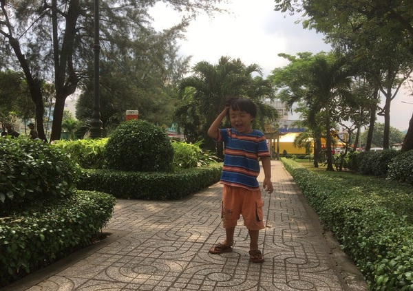 中華風シンボル龍のある公園「Cong Vien Thang Long（九龍公園）」