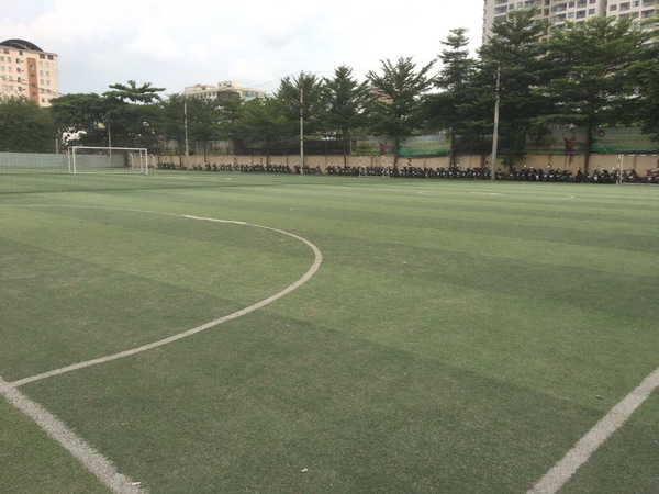 友人や同僚とベトナムでサッカーができる！「Trung Tam Bong Da Lam Son」