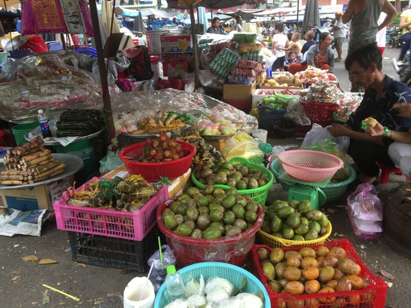 チョロン地区最大の露天市場「An Dong Market（アンドン市場）」