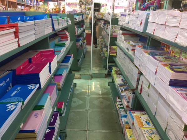 検定書と幅広い文房具なら「Thanh Nghia Bookstore」