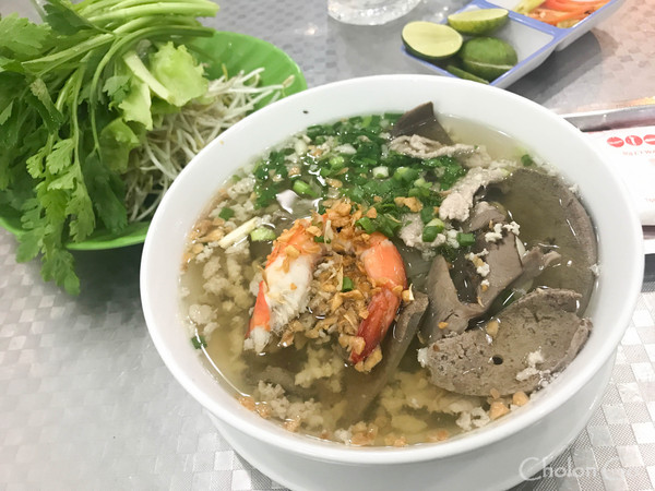 ベトナム南部の麺料理フーティウナムヴァン（Hu Tieu Nam Vang）が食べられる24時間営業の「Dat Thanh」