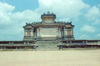 Bia Tử Sỹ - Huế 1966