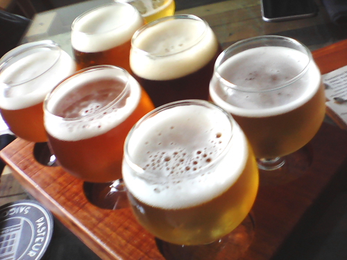 クラフトビール（地ビール）が飲める店