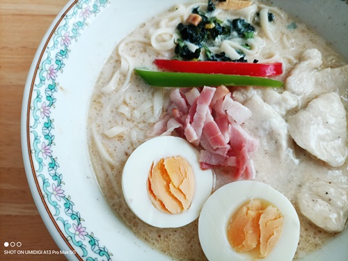 【豆乳スープ麺作るのに、甘くない豆乳、探してます。スカイガーデン下のファミマまで行かなくても】