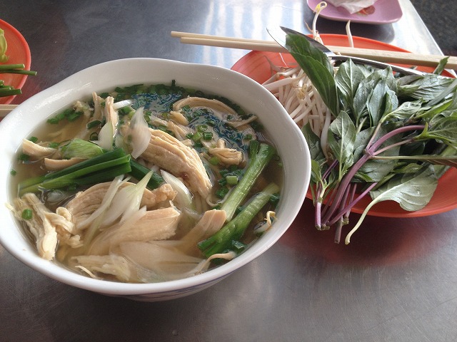 ホーチミンでランチ。食堂『NHU LAN』でフォーをいただきました【ベトナム・ホーチミン情報】