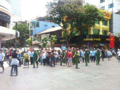 ホーチミンで台湾企業フォルモサ（Formosa)社に対する抗議デモ3